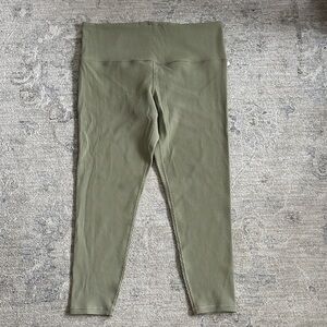 Athleta women’s Elation Rib Tight
Size 1X
Color sage green